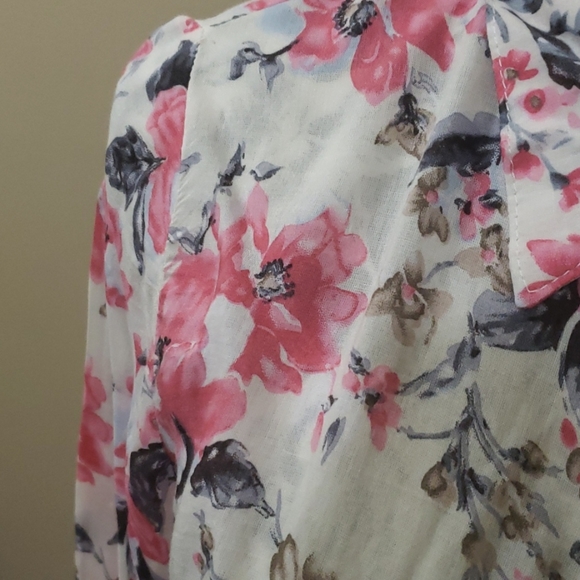 Miss Bella shirt size S - Picture 2 of 4